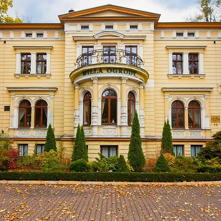 Willa Ogrody Bed & Breakfast *